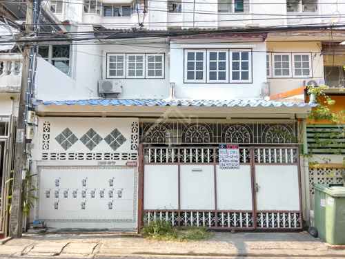 BHL1251ทาวน์เฮ้าส์ หมู่บ้าน สี่ไชยทอง 3 แจ้งวัฒนะ พร้อมอยู่ ที่ตั้ง : ต. ปากเกร็ด อ. ปากเกร็ด  จ. นนทบุรี รายละเอียดทรัพย์-  ทาวน์เฮ้าส์ 2 ชั้น- เนื้อที่ 27 ตร.ว. พื้นที่ใช้สอย 140 ตร.ม.- 3 ห้องนอน 2 ห้องน้ำ 1 ห้องรับแขก - 1 ห้องครัว - 1 ที่จอดรถ - พื้นชั้นล่าง กระเบื้อง, ชั้นสอง ปาร์เก้- ต่อเติมเต็มพื้นที่ พร้อมแอร์- บ้านพร้อมอยู่อาศัย การเดินทาง คมนาคมสะดวก - หน้าบ้าน หัน ทิศใต้ อากาศเย็�