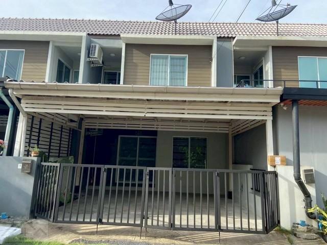 ให้เช่าทาวน์โฮม 2 ชั้น 3 ห้องนอน เดอะคัลเลอร์ บางนา ก.ม.8 เฟส5 ติดอิเกีย เมกะบางนาติดต่อ:: ชยา โทร/ID Line:: 0942823961Link Line:: https://line.me/ti/p/3xFA1An8Kcรหัส# T26-593ทาวน์โฮมเดอะคัลเลอร์ บางนา ก.ม.8 เฟส5 ติดอิเกีย เมกะบางนาเนื้อที่ 20 ตารางวา :-3 ห้องนอน 2 ห้องน้ำ1 ห้องครัว (บิ้วอิน) , ห้องนั่งเล่น 1 ห้อง ,ระเบียงจอดรถได้ 2 คัน ( มีโรงรถ)แอร์ พร้อมเฟอร์นิเจอร์เครื่องปรับอากาศ, เครื่องซักผ้า, ห้องครัวเต็ม บิ้วอิน,​เ�