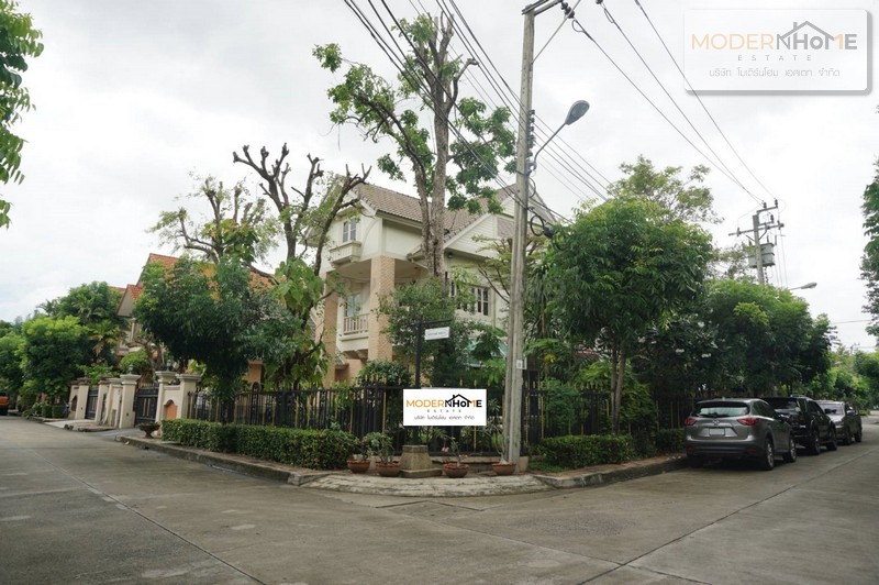 ขาย บ้านเดี่ยว 2 ชั้น โครงการ ลัดดารมย์ เอกมัย-รามอินทรา Laddarom Ekkamai-Ramintra โครงการใกล้ทางขึ้้น ลงทางด่วน ขนาด 125.6 ตร.ว. 4 ห้องนอน ถนนประดิษฐ์มนูธรรมที่ตั้ง : ถนนประดิษฐ์มนูธรรม แขวงนวลจันทร์ เขตบึงกุ่ม กรุงเทพมหานครราคาขาย 35,000,000 บาทบ้านเดี่ยว 2ชั้น โครงการ ลัดดารมย์ เอกมัย-รามอินทราเนื้อที่ 125.6 ตารางวา- ชั้น 1มี 1ห้องนอน​ 1ห้องทำงาน​ 2ห้องน้ำ​ ครัวเย็น, ครัวไทย​- ชั้น 2มี​ 3ห้องนอ