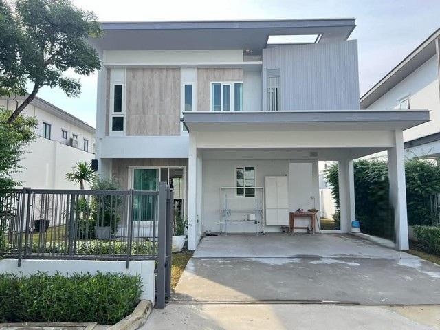 ขายบ้านเดี่ยว 2 ชั้น โครงการ พฤกษ์ลดา ทางด่วนรามอินทรา-จตุโชติ บ้านเดี่ยวคุณภาพจาก Land & Houses แบบบ้าน WIND ใกล้ทางด่วนรามอินทรา-จตุโชติราคาขาย 7,690,000 บาทราคาเช่า 45,000 บาท / เดือนที่ตั้ง ถนนหนองระแหง แขวงสามวาตะวันตก เขตคลองสามวา กรุงเทพติดต่อ : คุณภัสพงณ์ 0634098164Line : deedee23https://www.facebook.com/profile.php?id=61581484955548เนื้อที่ 67.5 ตารางวา พื้นที่ใช้สอย 153 ตารางเมตร จำนวน 2 ชั้น 4 ห้องนอน 3 ห้องน้ำ ที่จอดรถ 2 คันบ้