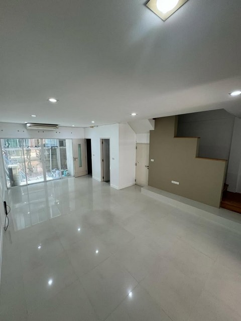 ขาย ทาวน์โฮม โครงการ ลุมพินี ทาวน์ เรสซิเดนซ์ ลาดพร้าว สเตชั่น LUMPINI TOWN RESIDENCE LADPRAO STATION ลาดพร้าว 21 ติด MRT ลาดพร้าว พร้อมผู้เช่ารหัส PP468ปรับลดราคา 14,500,000 บาท  จากเดิม 16,000,000 บาท ***พร้อมผู้เช่าติดต่อ คุณช่อผกา โทร 0616198565 LINE 0616198565สำรอง LINE 0812523279 ส่งลิ้งก์ไว้ได้เลย-PP468 ขายทาวน์โฮม โครงการ ลุมพินี ทาวน์ เรสซิเดนซ์ ลาดพร้าว สเตชั่น LUMPINI TOWN RESIDENCE LADPRAO STATION ลาดพร้าว 21-***พร้อมผู้เช่า-ทำเลดีมาก ติด MRT ลาดพร้าว และ�