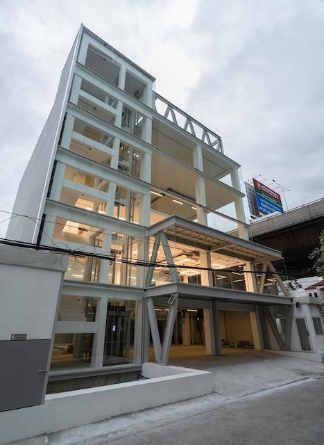 ให้เช่าอาคาร 6 ชั้น รวมดาดฟ้า ถนนพระราม 9 ซอย 54 วิวพาโนรามา เหมาะทำสำนักงานและลงทุนราคาขาย 115,000,000 บาทราคาเช่า 630,000 บาท / เดือนที่ตั้ง ถนนพระราม 9 ซอย 54 แขวงสวนหลวง เขตสวนหลวง กรุงเทพมหานครติดต่อ : คุณภัสพงณ์ 0634098164Line : deedee23https://www.facebook.com/profile.php?id=61581484955548พื้นที่ใช้สอยประมาณ 1,500 ตารางเมตร จำนวน 6 ชั้น รวมดาดฟ้า มีลิฟต์โดยสาร 1 ตัว ที่จอดรถ รองรับได้สูงสุด 20 คัน ลิฟต์จอดรถ รองรับ 13 คัน ( ชั้น 1 จ�