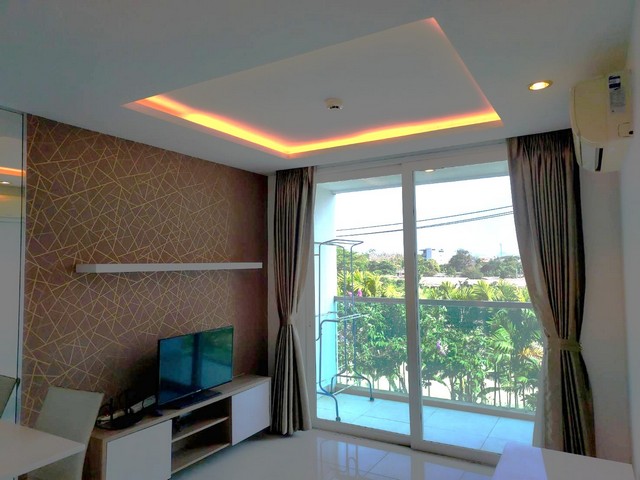 ขายด่วนคอนโด อเมซอน เรสซิเด้นซ์ พัทยา Amazon Residence Pattaya ( เจ้าของขายเอง )     คอนโดเพื่อการพักผ่อน และลงทุน…     จะดีกว่าไหม ที่คุณตื่นมา แล้วนั่งจิบกาแฟตรงระเบียง พร้อมกลิ่นไอทะเลคุณเคยเหนื่อย กับฟิตเนสในเมืองกรุง ที่อากาศร้อนอบอ้าวไหม ?      ลองนึกภาพดูนะค่ะ ตื่นเช้ามา ่จิบกาแฟ ลงฟิตเนสในโครงการสัก 10-30 นาที หรือปั่นจักรยานไปหาดจอมเทียน กินกาแฟ ริมทะเล ได้ทุกวัน     หลีกห