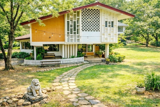  เหมาะสำนักงาน หรืออยู่อาศัย รองรับทีมงานขนาดใหญ่ ที่ดิน 1ไร่ และ100 ตร.ว.400 ตร.ม. คฤหาสน์ 12 นอน 5 น้ำ ใกล้ BTS อารีย์ 600 ม. และ BTS สนามเป้า  84,999 B-M. ทำเลอารีย์ ราชครู เงียบสงบ ร่มรื่น ใกล้รพ.พญาไท 2 1.2 กม.อนุสาวรีย์ชัยสมรภูมิ เดินทางสะดวก ใกล้รถไฟฟ้า และถนนสายหลักLand plot of 1 rai and 100 sq.wa 400 sq.m. a mansion. 12bed and 5bath 600 m. from BTS Ari and BTS Sanam Pao rental 84,999 B-M. located in quiet Ari Ratchakru area ideal for office or residence suitable for large teams close to Phayathai 2 Hospital 1.2 km. Victory Monument with convenient transport accessถ.พหลโยธ�