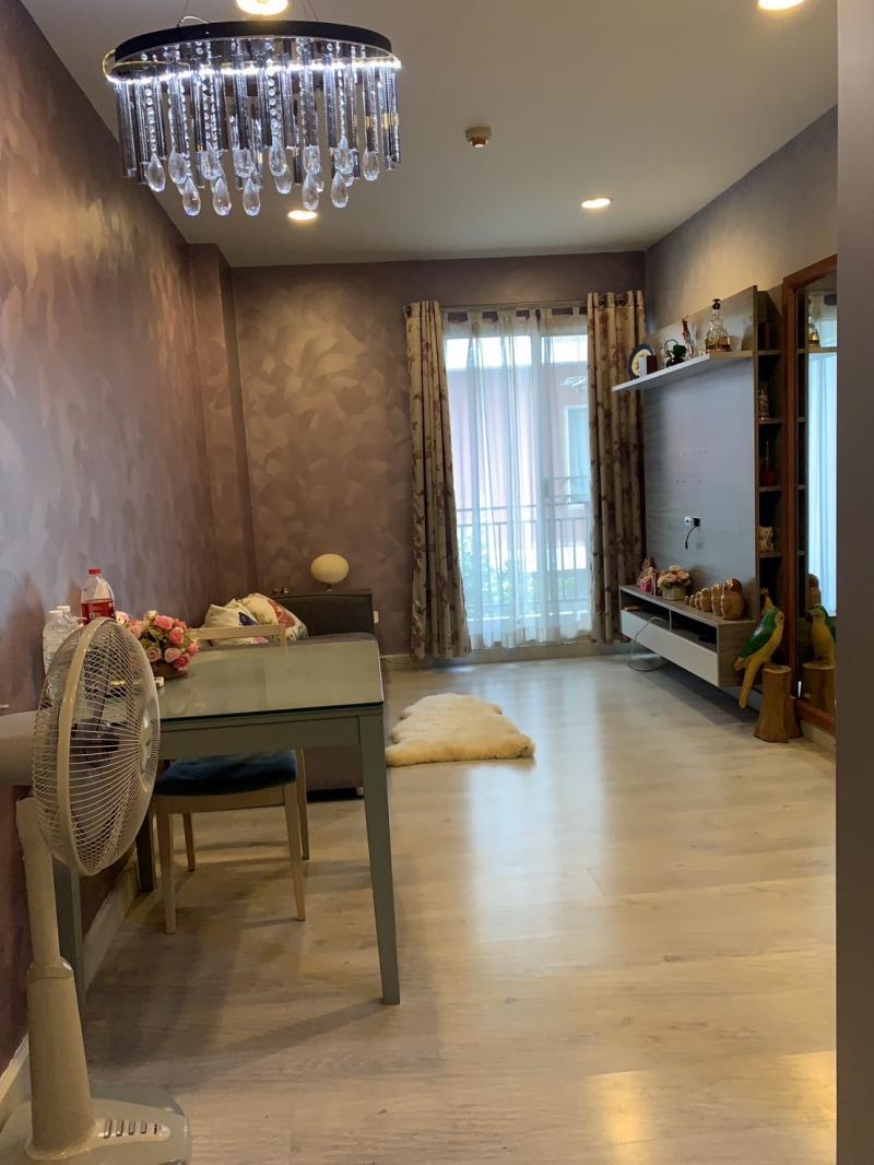 ขายพร้อมผู้เช่า Chambers Ramintra (แชมเบอร์ส รามอินทรา) ตกแต่งสสวย เฟอร์ฯ ครบ  ใกล้แฟชั่นไอส์แลนด์ ใกล้ทางด่วน และรถไฟฟ้าสายสีชมพู ขนาดพื้นที่ใช้สอย : 45.09 ตร.ม.ทำเลที่ตั้งChambers Ramintra (แชมเบอร์ส รามอินทรา)ชั้น 2 อาคาร B1ถนนรัชดา-รามอินทรา แขวงรามอินทรา เขตคันนายาว กรุงเทพฯ 10230รายละเอียดห้อง-อยู่ชั้น 2 อาคาร B1 เลขที่ 66/46-1 ห้องนอน -1 ห้องน้ำ -1 ห้องครัวเครื่องใช้ไฟฟ้า & เฟอร์นิเจอร์ครบครั�