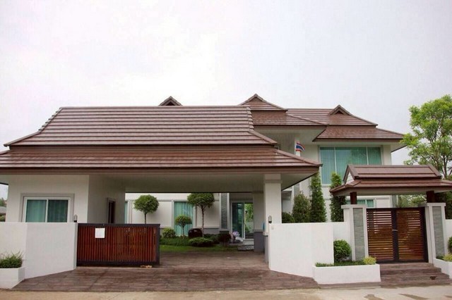 บ้านเช่าพร้อมสระว่ายน้ำส่วนตัว แม่ริม เชียงใหม่ หมู่บ้านกรีนวัลเล่ย์ แม่ริม ใกล้โรงเรียนนานาชาติเปรมให้เช่าบ้านเดี่ยวบรรยากาศดี พื้นที่กว้าง เหมาะสำหรับครอบครัวที่ต้องการความเป็นส่วนตัว ใกล้ธรรมชาติ และเดินทางสะดวกในโซนแม่ริม 3 ห้องนอน 3 ห้องน้ำ 1 ห้องแม่บ้าน ที่ดิน 120 ตารางวา สระว่ายน้ำส่วนตัว บ้านอยู่ในหมู่บ้านกรีนวัลเล่ย์ แม่ริม ใกล้โรงเรียนนานาช