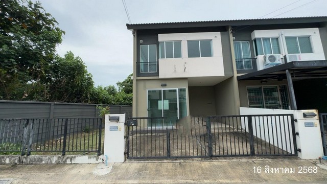   ขาย บ้านเดี่ยว/ทาวน์เฮ้าส์/คอนโด โครงการ บ้านพฤกษา 128 สุขสวัสดิ์-ประชาอุทิศ ซอย สุขสวัสดิ์ 100 ถนน สุขสวัสดิ์ ตำบล ในคลองบางปลากด อำเภอ พระสมุทรเจดีย์ จังหวัด สมุทรปราการ  ราคาโปรโมชั่น   1,997,000บ   บาท    ลดจาก  2,800,000 บ    บาท ราคาโปรโมชั่นตั้งแต่วันที่ 1 เมษายน 2569 – 30 มิถุนายน 2569  รายละเอียดทรัพย์ -  เนื้อที่ 28.20 ตร.ว.  พื้นที่ใช้สอย 79.80 ตร.ม. -  3 ห้องนอน 2 ห้องน้ำ  -  1 ที่จอดรถ  -  บ้านหันไปทาง