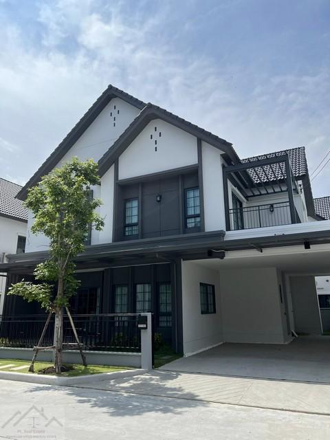 ให้เช่าบ้านเดี่ยว 2 ชั้น 4 ห้องนอน โครงการ CENTRO บางนา-ศรีนครินทร์ ใกล้นานาชาติสิงคโปร์ติดต่อ:: ชยา โทร/ID Line:: 0942823961Link Line:: https://line.me/ti/p/3xFA1An8Kcรหัส# T26-634บ้านเดี่ยว 2 ชั้น โครงการ CENTRO บางนา-ศรีนครินทร์• เนื้อที่ 62 ตรว.• พื้นที่ใช้สอย 280 ตรม.• 4 ห้องนอน• 5 ห้องน้ำ• 1 ครัว ( ไม่มีห้องแม่บ้าน )• 3 ที่จอดรถ• Fully furnished พร้อมเครื่องใช้ไฟฟ้าสถานที่สำคัญใกล้เคียง• Big C Food Place หนามแดง : 3.3 กม. / Jas Urban : 5.2 กม. / Foodland ศรีนครินท�