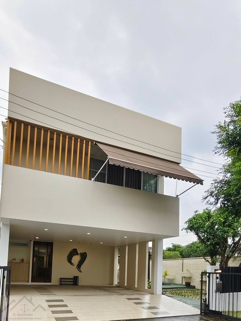 ให้เช่าบ้านเดี่ยว 2 ชั้นหลังมุม 102 ตร.ว. 4 ห้องนอน คอร์ทยาร์ด วิลล่า พระราม 9-วงแหวน Courtyard Villa Rama 9-Wongwaen ใกล้สนามบินสุวรรณภูมิ*** ราคาเช่า 100,000 บาท/เดือน ติดต่อ:: ชยา โทร/ID Line:: 0942823961   Link Line:: https://line.me/ti/p/3xFA1An8Kcรหัส# T26-601  Courtyard Villa พระราม9 กรุงเทพเฟอร์นิเจอร์ครบและอินเทอร์เน็ต พร้อมเข้าอยู่• ขนาดที่ดิน 102 ตร.ว.• พื้นที่ใช้สอย 400 ตร.ม• 4 ห้องนอน • 4 ห้องน้ำ• 1 ห้องแม่บ้านพร้อมห้องน้ำ / 1 ห้องนั่งเล่น 1 ครัวไทย 1 �
