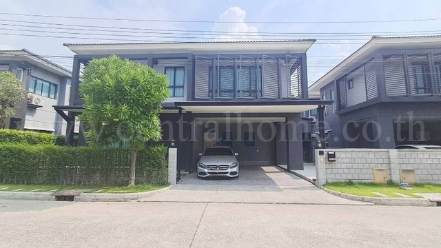รหัสทรัพย์ : 6844บ้านเดี่ยว เซนโทร บางนา - กิ่งแก้ว รวมเฟอร์นิเจอร์ บ้านสวย ราคาถูก พร้อมอยู่&nbsp;ที่ตั้ง :&nbsp;ตำบลราชาเทวะ อำเภอบางพลี จังหวัดสมุทรปราการ 10540รายละเอียดทรัพย์-&nbsp;บ้านเดี่ยว 2 ชั้น เนื้อที่ 56 ตารางวา พื้นที่ใช้สอย 225 ตารางเมตร-&nbsp;4 ห้องนอน, 4 ห้องน้ำ, 1 ห้องรับแขก, 1 ห้องครัว, จอดรถได้ 2 คัน- เฟอร์นิเจอร์จัดเต็ม แบรนด์ SB ทั้งหลัง, งาน Built-in ห้องนั่งเล่นและห้องครัว-&nbsp;ต่�