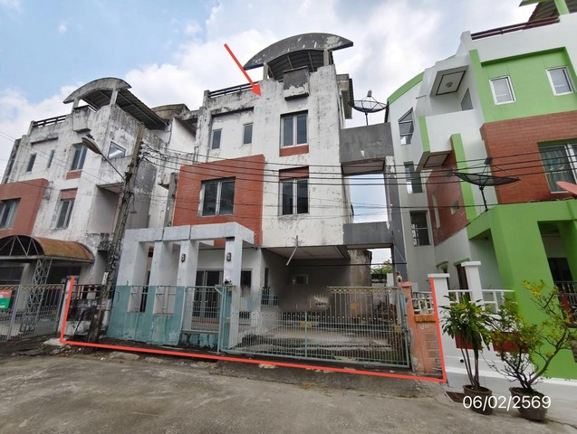   ขาย บ้านเดี่ยว/ทาวน์เฮ้าส์/คอนโด โครงการ บ้านเดี่ยว ถนน ลาดพร้าว 101 คลองจั่น บางกะปิซอย ลาดพร้าว 101 แยก 13 ถนน ลาดพร้าว 101 แขวง คลองจั่น เขตบางกะปิ จังหวัด กรุงเทพมหานคร  ราคาโปรโมชั่น  5,787,000    บาท    ลดจาก 7,700,000     บาท ราคาโปรโมชั่นตั้งแต่วันที่ 1 เมษายน 2569 – 30 มิถุนายน 2569  รายละเอียดทรัพย์ -  เนื้อที่ 37.00 ตร.ว.  พื้นที่ใช้สอย 270.00 ตร.ม. -  3 ห้องนอน 2 ห้องน้ำ  -  1 ที่จอดรถ  -  บ้านหันไปทางทิศ ตะว