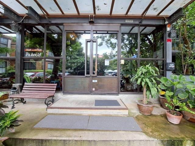 ให้เช่าอาคารสำนักงาน 3 ชั้น Town in Town ซอย 11 พื้นที่ 672 ตร.ม. เหมาะทำออฟฟิศ Studio Production และธุรกิจออนไลน์ติดต่อ Agent คุณบัว (Bua)Tel: 093-646-4597LINE ID: Bua093ราคาเช่า 250000 บาทต่อเดือนให้เช่าอาคารสำนักงาน 3 ชั้น ทำเล Town in Town ซอย 11 ย่านธุรกิจและ Creative Hub ของกรุงเทพ เดินทางสะดวก ใกล้เลียบด่วนรามอินทรา เหมาะสำหรับบริษัท Production Studio บริษัทออนไลน์ ออฟฟิศขนาดใหญ่ คลินิก หรือธุรกิจสร้างสรรค์อาคาร Time Lab Town in Townราคาเช่า 250000 บ�