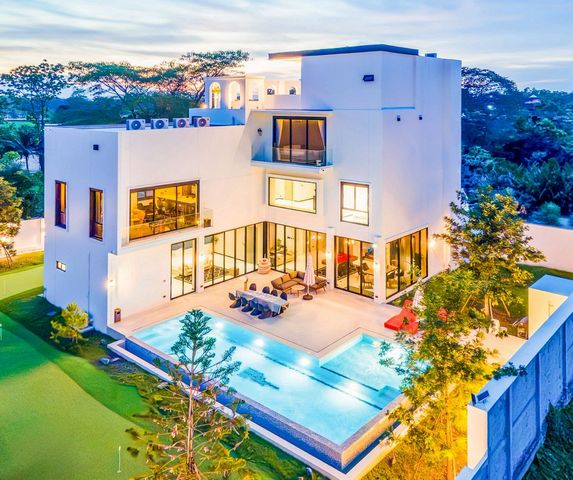 ขายบ้านหรู 34 ล้าน 407 ตรว. 7 นอน 9 น้ำ #สันนาเม็ง #สันทราย – #สไตล์โมเดิร์น ระบบ #SmartHome ควบคุมทั้งหลัง ใกล้นานาชาติ #ACIS #ขายพร้อมผู้เช่ารับรายได้เดือนละ250,000 บาท (สัญญาหมดเม.ย. 2570) พร้อมให้คุณเป็นเจ้าของรายละเอียดทรัพย์▪️ เนื้อที่ดิน: 407 ตร.ว.▪️ พื้นที่ใช้สอย: 950 ตร.ม.▪️ 7 ห้องนอน | 9 ห้องน้ำ▪️ สระว่ายน้ำระบบเกลือ พร้อมหัวเจ็ทสปา 4 หัว▪️ ที่จอดรถ 4 คัน รองรับระบบชาร์จรถยนต์ไฟฟ้าจุดเด่