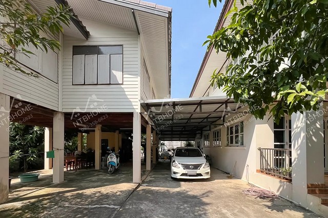 บ้านเดี่ยว 2 ชั้น 245 ตร.ว. ซอยบางกร่าง 62/1 ต่อเติมครบ ทำเลดี เข้าซอยไม่ลึก จากถนนราชพฤกษ์* พื้นที่ 245 ตร.ว. ฟังก์ชัน 4 ห้องนอน 2 ห้องน้ำ 5 ที่จอดรถ ต่อเติมแล้วทั้งโรงจอดรถและต่อเติมครัวปิด+เคาเตอร์ แถมแอร์และปั๊มน้ำแท้งค์น้ำพร้อมใช้งาน มีพื้นที่ใช้สอยรอบตัวบ้าน* โครงการตั้งอยู่บนราชพฤกษ์ เข้าซอยเพียง 500 เมตร เดินทางสะดวก ใกล้วงเวียนพระราม 5———————————————ทำเลที่ตั