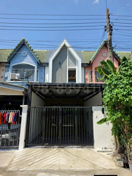 ทาวน์โฮม 2 ชั้น หมู่บ้านตะวันนาขายราคา 1,990,000 บาท** ฟรีโอน **โครงการหมู่บ้านตะวันนาขาย ทาวน์เฮ้าส์ 2 ชั้น ตกแต่งใหม่ พร้อมอยู่ ซอยจตุโชติ 12ทำเลดีเยี่ยม ใกล้ ทางด่วนจตุโชติ สายไหม ออเงิน วงศกร สุขาภิบาล 5 รามอินทราวงแหวนรอบนอกกาญจนาภิเษก พระยาสุเรนทร์ คู้บอน วัชรพลรายละเอียด :- ทาวน์โฮม 2 ชั้น- ขนาด 17 ตรว.- จอดรถได้ 1 คัน- 2 ห้องนอน 2 ห้องน้ำ พร้อมห้องรับแขก และครัว- บ้านหันท