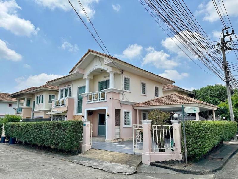 ให้เช่าบ้านเดี่ยว 2 ชั้น หมู่บ้านพฤกษาวิลเลจ 5 (คลองถนน) หลังมุม บางบัวทอง นนทบุรี เฟอร์นิเจอร์ครบ ราคาเช่า 18,000 บาท / เดือน ( รวมค่าส่วนกลางแล้ว ประกัน 2 เดือน ล่วงหน้า 1 เดือน )ที่ตั้ง ถนนคลองถนน ตำบลบางคูรัด อำเภอบางบัวทอง จังหวัดนนทบุรี 11110ติดต่อ : คุณภัสพงณ์ 0634098164Line : deedee23https://www.facebook.com/profile.php?id=61581484955548เนื้อที่ 55 ตารางวา จำนวน 2 ชั้น 4 ห้องนอน 2 ห้องน้ำ แอร์ 5 ตัว จอดได้ 6-7 คันมีห้องนั่งเ�
