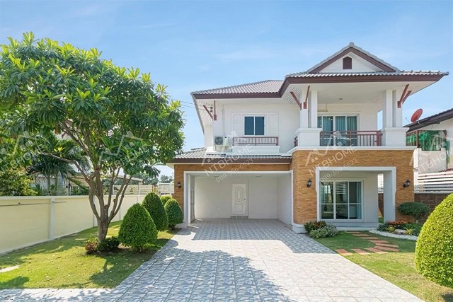 บ้านเดี่ยว 2 ชั้น หมู่บ้านทองสถิตย์ 9 วัชรพล-เพิ่มสิน ทำเลดีบนถนนวัชรพล พร้อมอยู่* พื้นที่ 127 ตร.ว. ฟังก์ชัน 3 ห้องนอน 3 ห้องน้ำ 2 ที่จอดรถ พื้นที่ใช้สอยรอบตัวบ้าน มีสระว่ายน้ำ สวนสาธารณะในโครงการ* การเดินทางสะดวก ถนนวัชรพล ถนนเทพารักษ์ ถนนสุขาภิบาล 5 ถนนเพิ่มสิน ถนนพหลโยธิน ถนนรามอินทราฯ อยู่ไม่ไกลจากแนวรถไฟฟ้าสายสีเขียว โดยสถานีที่ใกล้ที่สุดคือ สถานีโรงพยาบา�