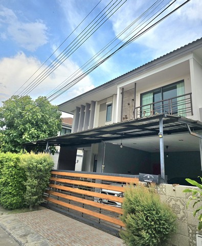 บ้านเดี่ยว2ชั้น ให้เช่า 67ตรว.วัชรพล สายไหม สุขาภิบาล5 ใกล้ตลาดถนอมมิตรเช่าบ้านเดี่ยว2ชั้น วัชรพล •3 ห้องนอน 3ห้องน้ำ(1ห้องแม่บ้าน)•ห้องรับแขก •ห้องครัว•เฟอร์นิเจอร์ ครบ•แอร์จำนวน4 ตัว •จอดรถ 2 คันอยู่ถนน วัชรพล แขวงคลองถนน เขตสายไหม กรุงเทพฯ 10220• ใกล้ทางด่วนฉลองรัช สนามบินดอนเมือง BTS สายสีเขียว (สถานีสายหยุด)•ตลาดถนอมมิตร, ตลาดSTเพิ่มสิน• ใกล้ รร.สารสาสน์ฯ สายไหม ส�
