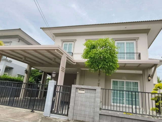 บ้านเดี่ยว2ชั้น ให้เช่า #บ้านเช่าสวยๆ luxury รังสิต ดอนเมือง •50ตรว.•4ห้องนอน 3ห้องน้ำ  •แอร์ 4 เครื่อง •เฟอร์นิเจอร์ครบ•เครื่องใช้ไฟฟ้าครบ •Smart TV 55 นิ้ว และ TV 43 นิ้วตู้เย็น Side by side 20 คิวเครื่องซักผ้า 10 กก.เครื่องทำน้ำอุ่น 3 เครื่องไมโครเวฟ ,เตาไฟฟ้า, เครื่องล้างจาน•2 ที่จอดรถ•ฟรีWiFiที่ตั้ง ถนน วิภาวดี รังสิต  ตำบล คลอง1 อำเภอ คลองหลวง จ. ปทุมธานี12120ทำเลใกล้: ถนนพหลโยธิน ใกล้โรงกษาป�