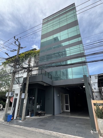 RPJให้เช่าออฟฟิศสำนักงาน พื้นที่ใช้สอย 900 ตรม . มี 5 ชั้นมีลิฟท์ ใกล้รถไฟฟ้า BTSสถานีทองหล่อ และสถานีพร้อมพงษ์ซอยทองหล่อ23หรือสุขุมวิท55สนใจติดต่อคุณเจี๊ยบ 092-851-6969Line:keti2522ราคาเช่า 230,000 / เดือน สัญญาเช่า 1 ปี หรือหากน้อยกว่านั้น คุยกันได้ค่ะ ประกัน2เดือน  ค่าเช่าล่วงหน้า 1 เดือนที่ตั้ง ซอย ทองหล่อ 23แขวงคลองตันเหนือ เขตวัฒนา กรุงเทพมหานคร 10110ให้เช่าออฟฟิศพร้อม เฟอร์นิเจอนร์ต�