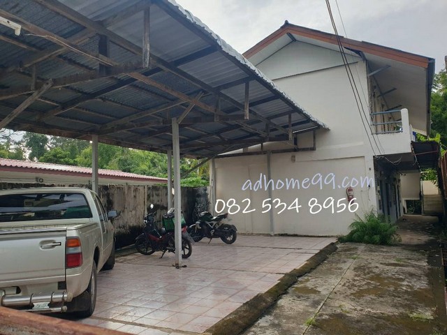 รายละเอียดหอพักทำเลทอง ใกล้ ม.อุบลฯ ผู้เช่าเต็มทุกห้อง – ลงทุนวันนี้ รับรายได้ทันที!โอกาสทองสำหรับนักลงทุนอสังหา – ซื้อปุ๊บมีรายได้ปั๊บเนื้อที่ 0-0-72 ตร.ว. อาคาร 2 ชั้น 8 ห้องเช่า ที่จอดรถในร่ม ผู้เช่าเต็มทุกห้องเข้าซอยเพียง 300 ม. (ตรงข้ามปั๊ม PT)ห่างมหาวิทยาลัยอุบลราชธานีเพียง 900 ม.ใกล้โรงเรียนบ้านบัววัด, ศูนย์วิจัยเขต 10ใกล้ตลาด ร้านอาหาร และสิ่งอำนวยความสะดวกคร�