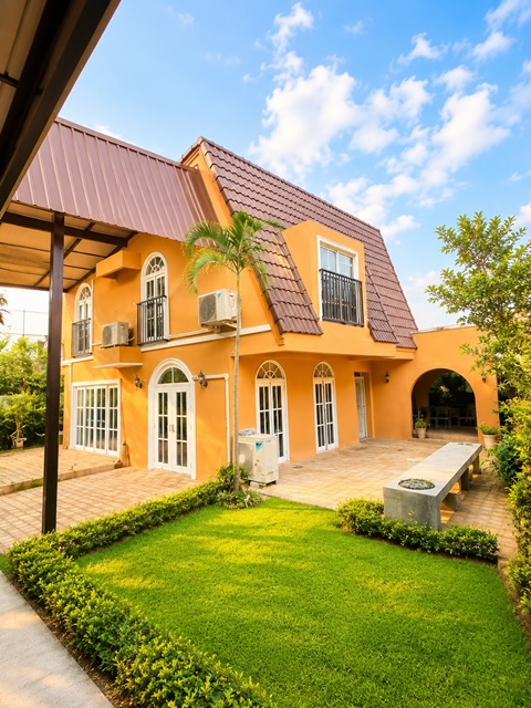 รพ.เกษมราษฎร์ สุขาภิบาล 3 700 ม. 107 ตร.ว. 320ตร.ม. รามคำแหง110-120  ใกล้ MRTสัมมากร 400 ม. บ้านเดี่ยว 2ชั้น 3-4นอน 2น้ำ 44,998 B-M. ทำเลรามคำแหง บรรยากาศร่มรื่น เงียบสงบ เหมาะสำหรับอยู่อาศัย รองรับการจอดรถหลายคัน ตลาด ศูนย์การค้า รร.นานาชาติ รพ. และรถไฟฟ้า เดินทางสะดวกเชื่อมต่อหลายเส้นทางหลักKasemrad Hospital Sukhaphiban 3 700 m. 2 bath  Spacious 107 sq.wa. 320 sq.m. Ramkhamhaeng 110-120 near MRT Sammakorn 400m. Two-story detached house 3-4bed  44,998 B-M Located in Ramkhamhaeng area with peaceful quiet atmosphere suitable for living Includes ample parking sp