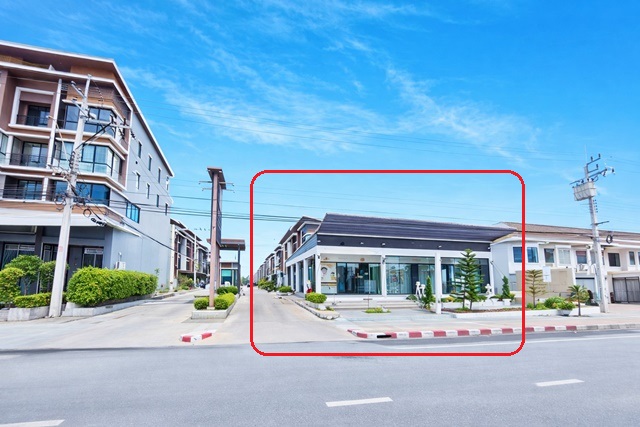 คลีนิคความงาม ร้านนวด โฮมออฟฟิศ หน้าหมู่บ้านหรูนับ10,000หลัง เมกาโฮม มีนบุรี 1 กม. 4ห้อง 250ตรม.หทัยราษฎร์ ติดถนนสามวา  80ตร.ว.48,999 B-M. ใกล้รร.สุดใจวิทยา 700 ม. อาคารสภาพดี เหมาะทำคลินิก คาเฟ่ ออฟฟิศ โชว์รูม หรือสำนักงานขาย ทำเลเด่นBeauty clinic massage parlor Megahome MinBuri 1km. 4rooms 250sq.m.In front of a luxury village of 10,000 homes. Home officefor Rent on Hathairat Samwa Road  80sq.wa. 48,999B-M.  Near Sudjai Wittaya School 700 m. The building is in good condition with spacious areas that can be divided into multiple rooms. Suitable for a clinic cafe office showroom or sales office in a prime location หทัยรา�