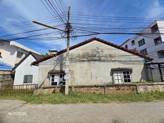  บ้านเดี่ยว ขอนแก่น ถนน สายมหาวิทยาลัยขอนแก่น-บ้านโนนม่วง  อำเภอ เมืองขอนแก่น  ถนน สายมหาวิทยาลัยขอนแก่น-บ้านโนนม่วง ตำบล ศิลา อำเภอ เมืองขอนแก่น จังหวัด ขอนแก่น  ราคาโปรโมชั่น 6,044,000 บาท    ลดจาก 8,310,000 บาท ราคาโปรโมชั่นตั้งแต่วันที่ 1 เมษายน 2569 – 30 มิถุนายน 2569  รายละเอียดทรัพย์ -  เนื้อที่ 128.60 ตร.ว.  พื้นที่ใช้สอย 264.00 ตร.ม. -  4 ห้องนอน 4 ห้องน้ำ  -  บ้านหันไปทางทิศตะวันออก  พิกัดทรั�