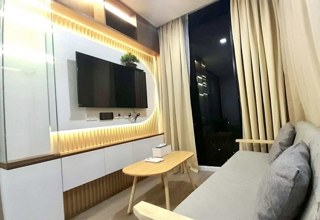 ให้เช่า 15,000 บาท/เดือน #Hillside4 Condo – #นิมมาน ห้องวิวภูเขาหายาก! ตื่นเช้ามาเห็นดอย – เย็นชมวิว #MAYA แบบเต็มตา ทำเลทอง เดินไปช้อป กิน เที่ยว ได้ครบในที่เดียว! (ห้องว่าง 12 พ.ค. 69)ชั้น 9ขนาด 45 ตร.ม.ฟรี Internetราคาเช่า• สัญญา 1 ปี = 15,000 บาท/เดือน• สัญญา 6 เดือน = 16,000 บาท/เดือน• สัญญา 3 เดือน = 17,000 บาท/เดือน• สัญญา 1 เดือน = 20,000 บาท/เดือนห้องว่างวันที่ 12 พ.ค.สถานที่ใกล้เคียง• MAYA Lifestyle Shopping Center• One Nimman• Chiang Mai University• Think Park• Nimma
