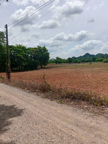 ขายที่ดิน 4 ไร่ ตรว.ละ 1,875 บ. / ไร่ละ 7,500,000 บ. / รวมยกโฉนด 3,000,000 บ. หลังวิวภูเขา หน้าติดถนนซอยก่อนถึงสถานปฎิบัติบัติธรรมเขากะลาสระบุรี หน้าติดภูเขา ติดถนน โฉนดครุฑแดง  รูปแปลงสี่เหลี่ยมสวย  วิวดี ที่ดี ราคาคุ้มค่า โฉนดครุฑแดง ลดได้ต่อรองได้อีก 093-441-5691#อสังหาริมทรัพย์สระบุรีbyคุณเกริกเกียรติ.................................รายละเอียด อสังหาฯโฉนดครุฑแดง พร้อมโอนกรรมสิทธิ์ ปลอดภาระ โฉนดลอยพร