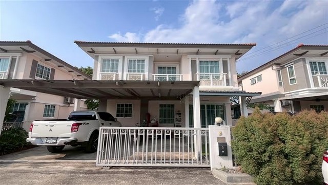    ขายบ้านเดี่ยว 2 ชั้น โครงการ  ไอลีฟไพร์ม วงแหวน-รังสิต คลอง 4    ตำบลคลองสี่ อำเภอคลองหลวง ปทุมธานี  ราคา  4,990,000  บาท  (ราคาต่อรองได้)  รายละเอียดทรัพย์ -  เนื้อที่ 56.2 ตร.ว. -  3 ห้องนอน 3 ห้องน้ำ   -  ที่จอดรถ 2 คัน  พิกัดทรัพย์ : https://maps.app.goo.gl/uTQRCCqWsE8QHUPv7  สถานที่ใกล้เคียง   -  โลตัส รังสิตนครนายก -  มาร์เก็ตวิลเลจ รังสิต -  โรงพยาบาลบางปะกอก-รังสิต 2 -  ตลาดคลองสี่เมืองใหม่  รหัสทรัพย์ (Code ID)  : PZ-26-143   สอบถ�