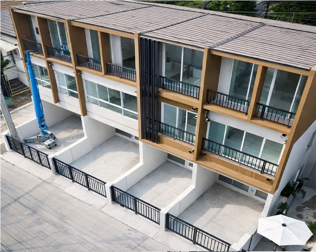 ดูโฮม บางบัวทอง 1.91กม. ชัยพฤกษ์  ทาวน์โฮมหรู 3 ชั้น 3 นอน โรบินสันไลฟ์สไตล์ ราชพฤกษ์ 1.55กม.  3 น้ำ ถ.สะพานนทบุรี-บางบัวทอง 18 ตร.วา. 220 ตร.ม. 17,998B-M. ใกล้ รร.ประสานสามัคคีวิทยา 400 ม. ขาย 3.79 ลบ.บ้านตกแต่งครบ มีห้องพระ ครัวต่อเติม เฟอร์ฯครบ ทำเล ถ.สะพานนทบุรี-บางบัวทอง  สัมมากร อเวนิวเหมาะอยู่อาศัย หรือโฮมออฟฟิศ ใกล้ รพ.ปากเกร็ด 2 2.2 กม.วัด ตลาด และรถไฟฟ้าMRT เดินทางสะดวก เชื่อมต่อถถนหลักไ�
