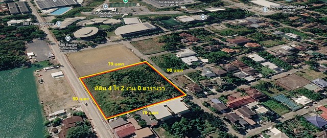 T.433ขายที่ดิน ใกล้ มหาวิทยาลัยรังสิต เนื้อที่ 4 ไร่ 2 งาน ที่ตั้ง หลักหกอำเภอ เมืองปทุมธานี ปทุมธานี   12000รายละเอียด- เนื้อที่ 4 ไร่ 2 งาน ขนาดที่ดิน -หน้ากว้างติดถนน 90 เมตร ด้านหลังกว้าง 90 เมตร  -ความลึกทั้งสองด้านเท่ากัน 79 เมตร -ถนนหน้าที่ดินคอนกรีตกว้าง 14 เมตร -วิวทะเลสาบ -ที่ดินถมแล้วทั้งแปลง รูปแปลงสวย-ผังเมืองสีชมพู สามารถขึ้นอาคารสูงได้ 7 ชั้น สถานที่ใกล้เคียง-มหา�