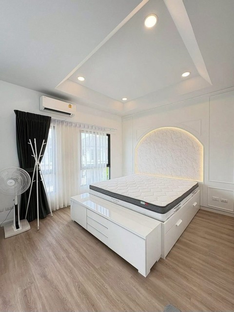 P684 ให้เช่าบ้านเดี่ยว โครงการ เพอร์เฟค พาร์ค บางนา Perfect Park Bangna ตกแต่งสวยพร้อมเข้าอยู่ให้เช่าราคา 38,000 บาท/เดือนติดต่อ คุณช่อผกา โทร 0616198565 LINE 0616198565สำรอง LINE 0812523279 ส่งลิ้งก์ไว้ได้เลย-ให้เช่าบ้านเดี่ยว โครงการ เพอร์เฟค พาร์ค บางนา Perfect Park Bangna พร้อมเฟอร์นิเจอร์ทั้งหลัง-บ้านเดี่ยว 2 ชั้น-ที่ดินขนาด 50 ตารางวา-พื้นที่ใช้สอยประมาณ 200 ตร.ม. -4 ห้องนอน-4 ห้องน้ำ-2 ห้องครัว (ครัวไทย + ครัวฝรั่ง)-1 ห้�