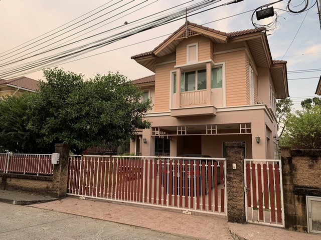 รหัสC7158 ให้เช่าบ้านเดี่ยว 2ชั้น หมู่บ้านเดอร์นอร์ธเทิร์น พรีเมียร์ ถนนพหลโยธิน ใกล้โรงกษาปณ์**ให้เช่า**ราคาเช่า 20,000 บาทเดือน (ประกัน2 ล่วงหน้า1)สนใจติดต่อสอบถามโทร : 095-823 9789 คิทLine id : candy.456Line Add Friend : https://line.me/ti/p/rHhjrvhm_zโทร : 091-782 8924 ต้นLine : seng.456Line Add Friend : https://line.me/ti/p/iHsUxP2IlTบ้านเดี่ยว 2ชั้น หมู่บ้านเดอร์นอร์ธเทิร์น พรีเมียร์ ถนนพหลโยธิน ใกล้โรงกษาปณ์เนื้อที่ 71 ตารางวา  พื้นที่ใช้สอย 185 ตารางเมตร 3 ห้องนอน