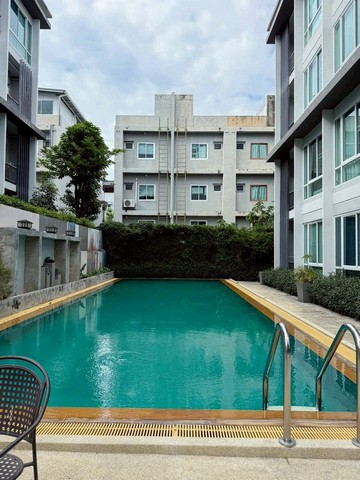 ขายด่วน 2.45 ล้าน 29.20 ตรม. #Casa Condo@CMU #วิวสระว่ายน้ำ #หลังมช. ทำเลทองสุดฮิต ปล่อยเช่าง่ายมาก เดินทางสะดวก นักลงทุนห้ามพลาด!รายละเอียดห้องอาคาร 5 ชั้น 2ขนาด 29.20 ตร.ม.1 ห้องนอน 1 ห้องน้ำ 1 ห้องนั่งเล่นมีระเบียงส่วนตัวเฟอร์นิเจอร์ครบเตียง Built-inตู้เสื้อผ้า Built-inโต๊ะเครื่องแป้ง Built-inโซฟาชุดโต๊ะทานอาหารโต๊ะกลางเครื่องใช้ไฟฟ้าครบแอร์ 2 เครื่องเครื่องทำน้ำอุ่นตู้เย็นไมโครเวฟเครื่อง�