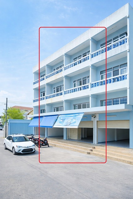  ขาย-เช่าอาคารพาณิชย์ 4 ชั้น 2 คูหา 8 นอน 6 น้ำ ถ.เอกชัย85-93 โรงพยาบาลบางปะกอก 8 ใกล้ตลาดสดศิริชัย 850 ม.และตลาดพม่า บางบอน 40 ตร.ว. 560 ตร.ม.15,999 B-M. ขาย 6.99 ลบ.โครงสร้างแข็งแรง ติดถนนเอกชัย ทำเลค้าขายศักยภาพ เหมาะสำหรับธุรกิจ โฮมออฟฟิศ คลังสินค้า หรืออยู่อาศัย พร้อมจดทะเบียนบริษัทได้ ใกล้รร.พระยามนธาตุราชศรีพิจิตร์ 1.1 กม.โรงพยาบาล และทางด่วนEkachai Rd.85-93 Bangpakok8 Hospital For sale or rent 4-story commercial building with 2 units 8 bed 6 bath