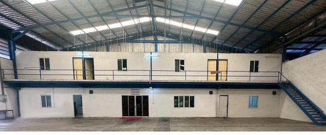 BST1204 ให้เช่าโกดังเก็บสินค้า โรงงาน คลังสินค้า พร้อมออฟฟิศ พื้นที่ใหญ่ อำเภอบ้านบึง จังหวัดชลบุรี พร้อมเข้าอยู่สนใจติดต่อAgent คุณบัว (Bua)Tel: 093-646-4597LINE ID: Bua093ค่าเช่า 80 บาท/ตารางเมตรให้เช่าโกดังเก็บสินค้าและคลังสินค้า ทำเลดี พิกัดบ้านบึง ชลบุรี เหมาะสำหรับเก็บสินค้า ศูนย์กระจายสินค้า โรงงานขนาดเล็ก โลจิสติกส์ ธุรกิจออนไลน์ และธุรกิจขนส่ง เดินทางสะดวก รองรับรถบรรทุกแ�