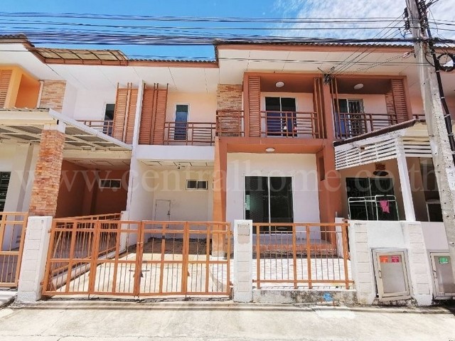 รหัสทรัพย์ : 6458ทาวน์เฮ้าส์ หมู่บ้าน ไอลีฟ ทาวน์ ประชาอุทิศ 90 บ้านสวย ราคาถูกที่สุดในโครงการที่ตั้ง : ซอยประชาอุทิศ 90 ตำบลบ้านคลองสวน อำเภอพระสมุทรเจดีย์ จังหวัดสมุทรปราการ 10290รายละเอียดทรัพย์- ทาวน์เฮ้าส์ 2 ชั้น พื้นที่ 21.1 ตารางวา พื้นที่ใช้สอย 101.68 ตารางเมตร&nbsp;- 4 ห้องนอน, 2 ห้องน้ำ, 1 ห้องนั่งเล่น, 1 ที่จอดรถ- พื้นชั้นบนลามิเนต / พื้นชั้นล่างกระเบื้อง- ต่อเติมพื้นด้านหล�