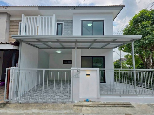 หมู่บ้านพฤกษาวิลล์ 63/1 (พระราม5-นครอินทร์) ซอย 10 (25/277) ทางเข้าวัดสังฆทาน//ใกล้สะพานพระราม5บ้านหันหน้าทิศเหนือบ้านทาวน์เฮ้าส์ 2 ชั้น 25.1 ตารางวา 3 ห้องนอน 2 ห้องน้ำ 1 ห้องครัวหน้าบ้านกว้าง 8 เมตร จอดรถได้ 1 คัน//และมีบริเวณนั่งเล่นข้างบ้านกว้างโครงการมีนิติบุคคลระบบรักษาความปลอดภัย 24 ชั่วโมง ค่าส่วนกลางเดือนละ 753 บาทแผนที่บ้านหลังนี้https://maps.app.goo.gl/4xuFDvfS1jYaoebcA_____________________**จุดเด่นโครงก�