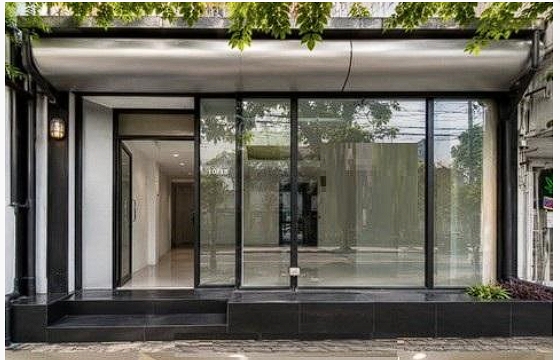 ให้เช่าอาคารพาณิชย์ 4 ชั้น พร้อม Rooftop ขนาด 320 ตร.ม. ทำเลทองย่านประชาชื่น-จตุจักร ใกล้ตลาดบองมาร์เช่ติดต่อ: ชยา โทร/ID Line:: 0942823961Link Line:: https://line.me/ti/p/3xFA1An8Kcรหัส# T26-687อาคารพาณิชย์ 4 ชั้น พร้อม Rooftop เดินทางสะดวก ใกล้ตลาดบองมาร์เช่• ขนาดที่ดิน: 27 ตร.วา• พื้นที่ใช้สอย: 320 ตร.ม.• มีห้องน้ำ 3 ชั้น• ตั้งอยู่บนถนนเทศบาลนิมิตรเหนือ ทำเลใจกลางย่านธุรกิจ ตรงข้าม Tops Market และใกล้บองมาร์เช่ การเดินทางสะดวก�