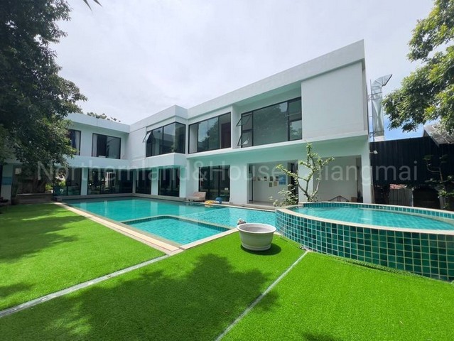 https://youtu.be/-WpqvxNENI8ให้เช่า 150,000 บาท/เดือน ขาย 48 ล้าน บ้าน pool villa #ติดแม่น้ำ พร้อมอาคารสำนักงาน พื้นที่ 2 ไร่ 1 งาน 340 ตรว. #สันกลาง #สันกำแพง #สไตล์พูลวิลล่าพื้นที่ขนาดใหญ่ ใกล้เมือง #ใกล้ตลาดเจริญเจริญพร้อมอาคารสำนักงาน 2 ชั้น ด้านหน้า และพื้นที่ว่างเปล่าขนาดใหญ่ ให้คุณสามารถปรับแต่งพื้นที่ให้เหมาะสมกับไลฟ์สไตล์ที่ใช่ ไม่ว่าจะสร้าง pool villa เพิ่มเติม หอพัก อพาร์ตเมนต์ โกดัง community ma