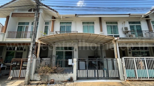 รหัสทรัพย์&nbsp; N0912ทาวน์เฮ้าส์ บ้านเปี่ยมสุข รัตนาธิเบศร์ - วัดสวนแก้ว หน้าบ้านไม่ชนใครที่ตั้ง : ถนนบางกรวย-ไทรน้อย ตำบลบางเลน อำเภอบางใหญ่ จังหวัดนนทบุรี 11140รายละเอียดทรัพย์- ทาวน์เฮ้าส์&nbsp;2 ชั้น ขนาดเนื้อที่ 18.8 ตารางวา พื้นที่ใช้สอย 120 ตารางเมตร&nbsp;- 3 ห้องนอน, 2 ห้องน้ำ, 1 ห้องรับแขก, 1 ห้องครัว, 1&nbsp;ที่จอดรถ- แอร์ 3 เครื่อง, ปั๊มน้ำ+แท้งค์น้ำ 1 ชุด- ชั้นล่างปูกระเบื้อง / ชั้นบน�