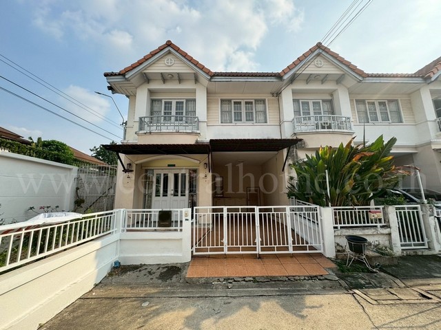 รหัสทรัพย์&nbsp; 6739ทาวน์เฮ้าส์ บ้านเปี่ยมสุข งามวงศ์วาน 23 (ซอยวัดบัวขวัญ) หลังริม ทำเลดีที่ตั้ง : อำเภอเมืองนนทบุรี ตำบลบางเขน จังหวัดนนทบุรี 11000รายละเอียดทรัพย์- ทาวน์เฮ้าส์&nbsp;2 ชั้น&nbsp;เนื้อที่ 30.2 ตารางวา พื้นที่ใช้สอย 120.8 ตารางเมตร- 3&nbsp;ห้องนอน, 2 ห้องน้ำ, 1 ห้องรับแขก, 1 ห้องครัว, 2 ที่จอดรถ- หน้าบ้านหันทาง ทิศเหนือ (บ้านไม่ร้อนแดดบ่าย รับลมดีตลอดปี)สิ่งอำนวยความสะดวก- ระบบ�