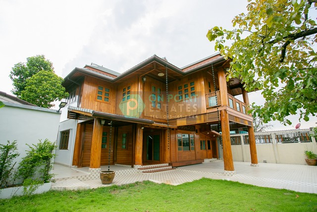 Teak House (Detached House) Near Sutthisan (Agent Post)3 Bedrooms 3 Bathrooms for Rent and Sale** RENTAL PRICE : 70,000 Baht / month (1 Year Contract) **** RENTAL PRICE : 110,000 Baht / month (With Furniture 1 Year Contract) **** SELLING PRICE : 18,000,000 Baht [124,200 Baht. /Sq.w.] (Transfer fee 50/50) **Listing ID : D2861Location : SutthisanType : 3 Bedrooms 3 BathroomsSize : 145 Sq.w. (Usable Area 350 Sq.m.)Function :- Fully Fitted- Parking Area- Near MRT Sutthisan 1.7 Km.บ้านไม้สัก (บ้านเดี่ยว) ใกล้สุทธิสารให้เช่าและขาย 3 ห้องนอน 3 ห้องน้ำ** ราคาเช่า : 70,000 บาท ต่อเดือน (สัญญา 1 ปี) **** ราคาเช่า : 110,000 บาท ต่อเดือน (มีเฟอร์นิเจอร์ สัญญา 1 ปี) **** ราคาขาย : 18,000,000 บาท [124,200 บาท ต่อตาร�