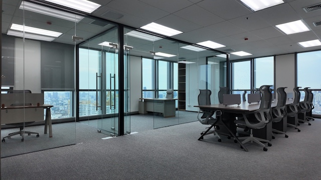 BH4094 ให้เช่าออฟฟิศแต่งครบ WOKII NEXT LEVEL 35 @ Vone Tower Rama 9 ใกล้ MRT พระราม 9 พร้อมเข้าใช้งานทันที ออฟฟิศพรีเมียมใจกลาง New CBD เหมาะสำหรับบริษัท Startup บริษัทต่างชาติ และสำนักงานระดับองค์กรติดต่อ Agent คุณบัว (Bua)Tel: 093-646-4597LINE ID: Bua0931,200 บาท/ตร.ม./เดือนรายละเอียดสำนักงานWOKII NEXT LEVEL 35 @ Vone Tower Rama 9ชั้น 35ความสูงฝ้าเพดาน 3 เมตรตกแต่งครบพร้อมเฟอร์นิเจอร์ระดับพรีเมียมพร้อมย้ายเข้าใช้งานทันทีขนาดพื้นที่ยูนิตว่างตั้ง�