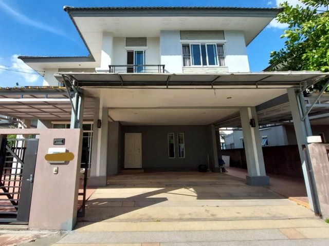 ให้เช่าบ้านเดี่ยว2ชั้น 60ตรว. #บ้านเช่าใกล้ทางด่วนเมืองทองธานี•4ห้องนอน 3ห้องน้ำ•1ห้องรับแขก (Living room) •แอร์3เครื่อง •พร้อมเฟอร์นิเจอร์ครบ •จอดรถได้3คัน  ส่วนกลาง มีสวนสาธารณะ2สวน, สระว่ายน้ำ,คลับเฮ้าส์อยู่ถ.แจ้งวัฒนะ-ปากเกร็ด(เมืองทองธานี) เข้า-ออกทะลุเส้นศรีสมาน เลียบคลองประปา สรงประภาได้ตรงข้ามกับตลาด (ตลาดอัศวรรณ และตลาดบีเจ) ใกล้ทางด่วน,ห้างเซ็นทรัลแจ้งวัฒ�