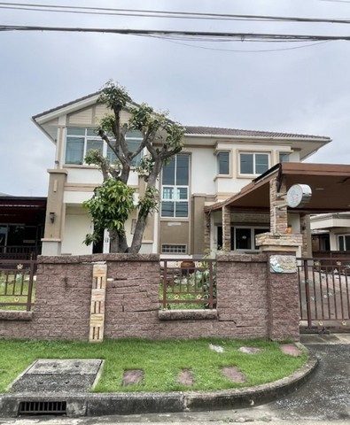ขาย บ้านเดี่ยว หมู่บ้านวรารมย์พรีเมี่ยม (วัชรพลจตุโชติ)สนใจติดต่อ:คุณ นิตยา โทร. 0979974771 Line ID : 0979974771รหัสทรัพย์ Npa007สายไหม(66BK010300731)ราคาพิเศษ สุดๆ* ขาย  12,325,000 บาท ราคานี้ หมดเขต 31/5/69ราคาเต็ม   15,950,000 บาท * ขายตามสภาพ  - ขนาดเนื้อที่ 147.7  ตารางวา - 3 ห้องนอน 4 ห้องน้ำ - 1 ห้องครัว 2 ห้องอเนกประสงค์ สถานที่ใกล้เคียง :-ใกล้ Safari World-ใกล้ Fashion Island-ใกล้ The Promenade-ใกล้ ตลาดออเงินและตลาดวงศกร-ใกล้ บิ๊กซีสุขาภิบาล 5 เ�