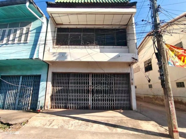   บ้านเดี่ยว ขอนแก่น ถนน สำราญวารี  อำเภอ ชุมแพ   ถนน สำราญวารี ตำบล ชุมแพ อำเภอ ชุมแพ จังหวัด ขอนแก่น  ราคาโปรโมชั่น  6,446,000  บาท    ลดจาก 8,926,000 บาท ราคาโปรโมชั่นตั้งแต่วันที่ 1 เมษายน 2569 – 30 มิถุนายน 2569  รายละเอียดทรัพย์ -  เนื้อที่ 97.80 ตร.ว.  พื้นที่ใช้สอย 915.50 ตร.ม. -  3 ห้องนอน 3 ห้องน้ำ  -  บ้านหันไปทางทิศตะวันตกเฉียงเหนือ  พิกัดทรัพย์ : https://maps.app.goo.gl/BZhR7Tz66nC85FKG9  สถานที่ใกล้เคียง   - สถานีขนส่งผู้โ�