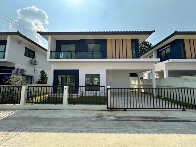 ให้เช่าบ้านเดี่ยว 2 ชั้นหลังใหม่ 150 ตรม. 3 ห้องนอน โครงการ ซีพีเอ็น นิน วงแหวน-ลำลูกกาคลอง6 (CPN Ninn ) ใกล้ตลาดชัชวาลติดต่อ:: ชยา โทร/ID Line:: 0942823961Link Line:: https://line.me/ti/p/3xFA1An8Kcรหัส# T26-705บ้านเดี่ยว 2 ชั้นหลังใหม่ ซีพีเอ็น นิน วงแหวน-ลำลูกกาคลอง6 (CPN Ninn )• เนื้อที่ 42.3 ตารางวา• พื้นที่ใช้สอย 150 ตารางเมตร• 3 ห้องนอน• 3 ห้องน้ำ• 1 ห้องโถงรับแขกและนั่งเล่น 1 ห้องครัว• 2 ที่จอดรถ• หันหน้าไปทางทิศเหนือ• แอร์ 3 เค�